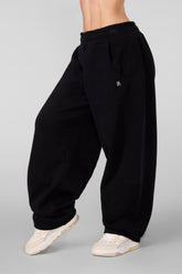 W2255 - Studio Edit Barrel Jogger - Black