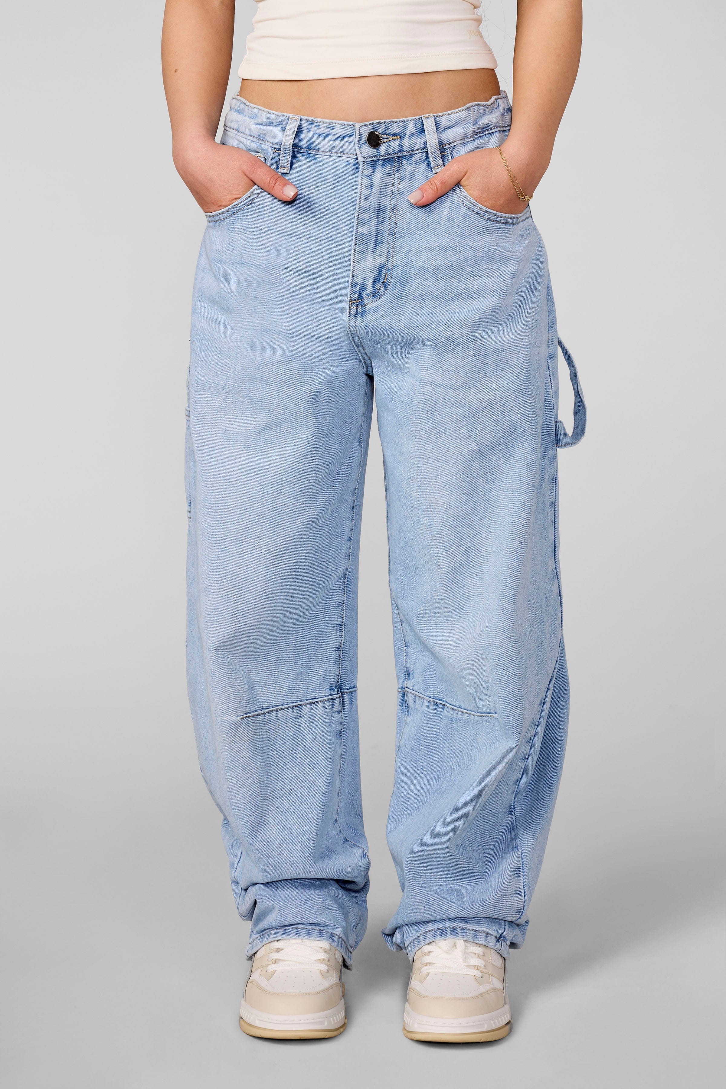 W2182 - Studio Edit Barrel Jeans - Light Wash