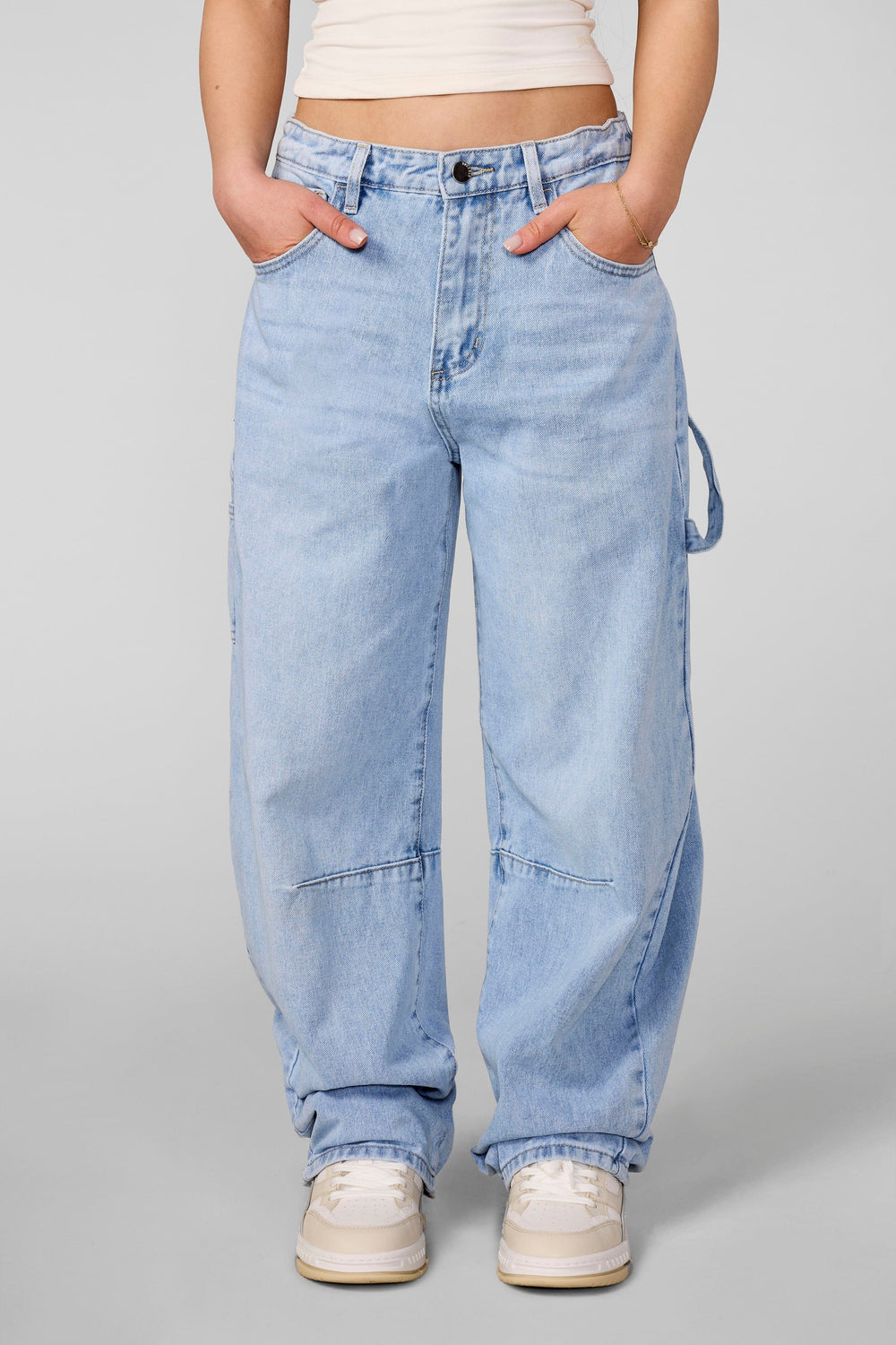 W2182 - Studio Edit Barrel Jeans - Light Wash