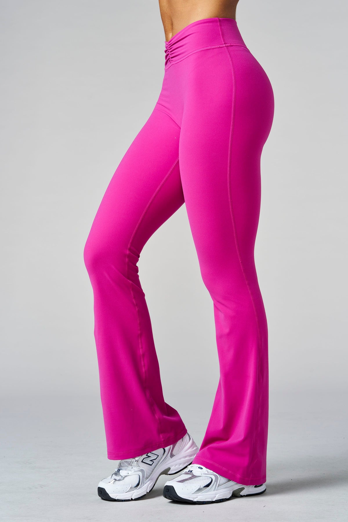 W2279 Buttersoft Scrunch Band Flare Leggings (short) - Berry Pink