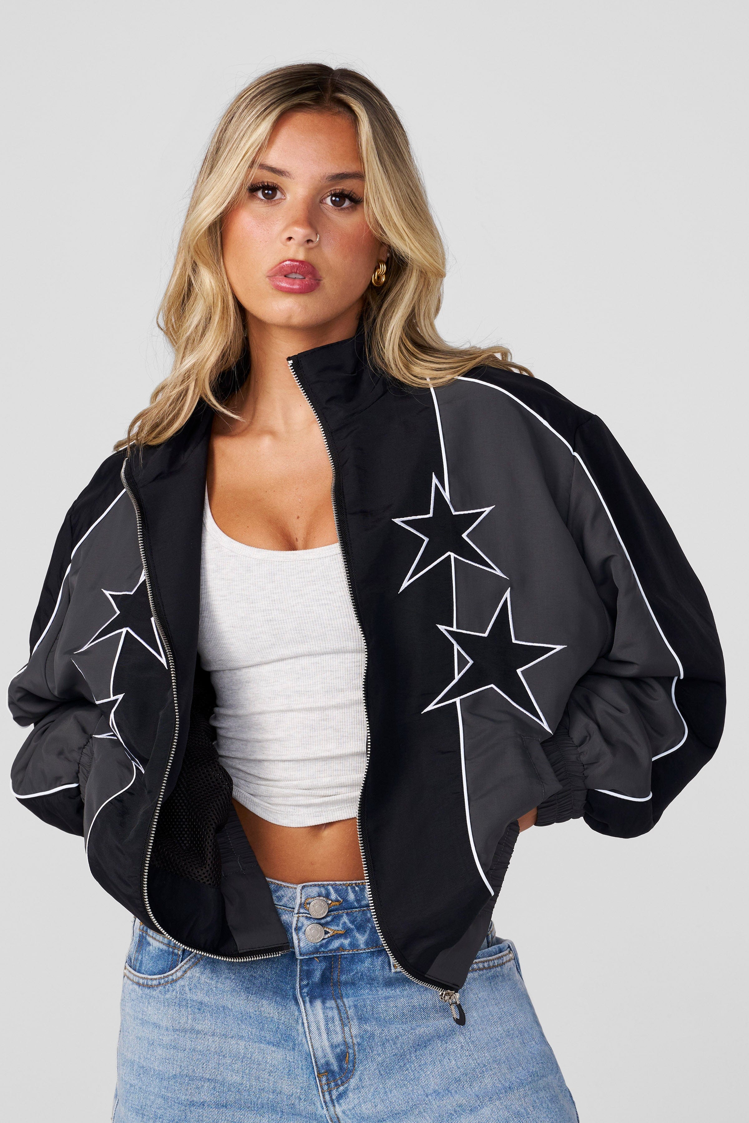 W565 Old School Windbreaker - Black