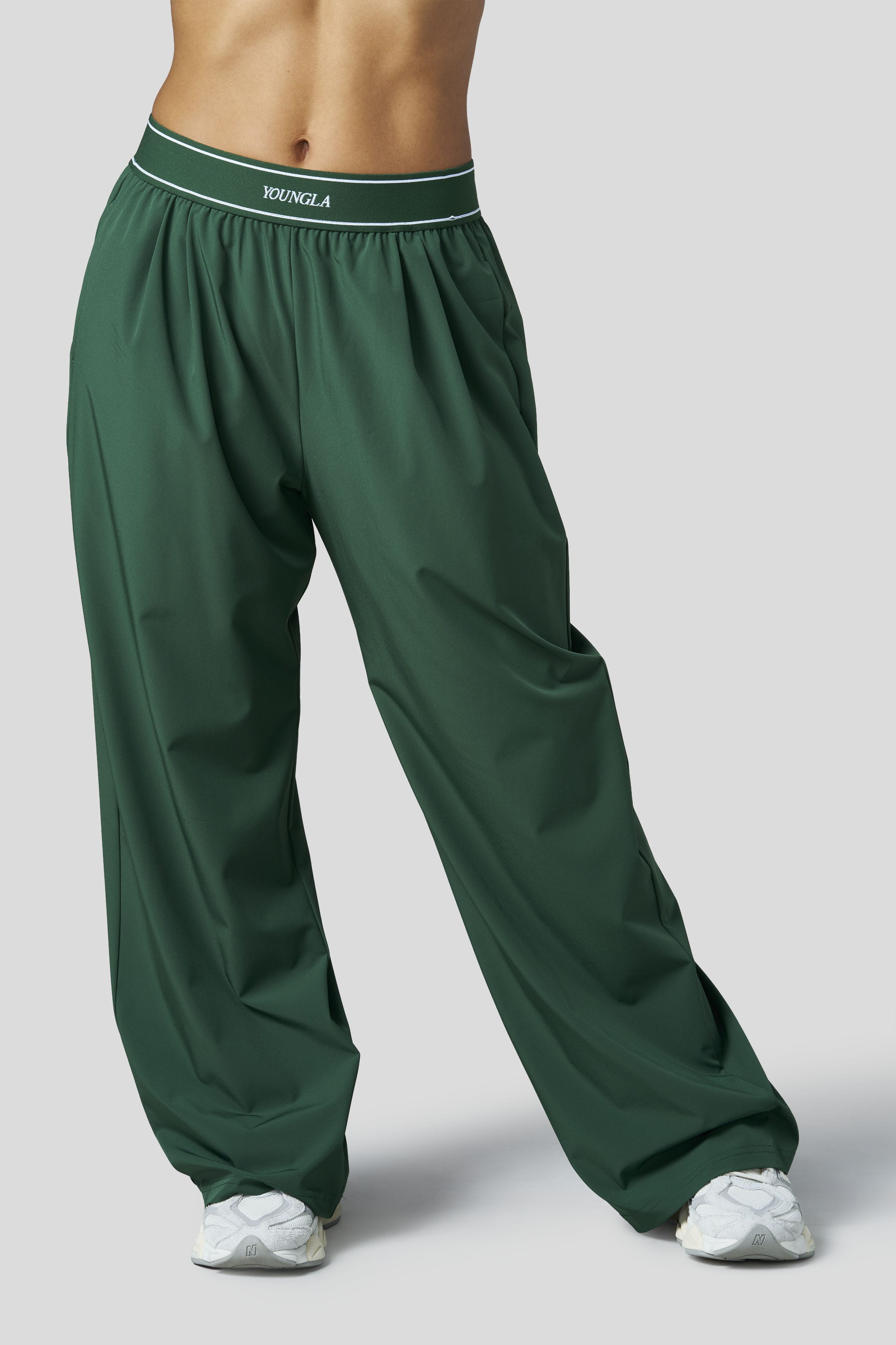 W2281 - Track Trouser - Green