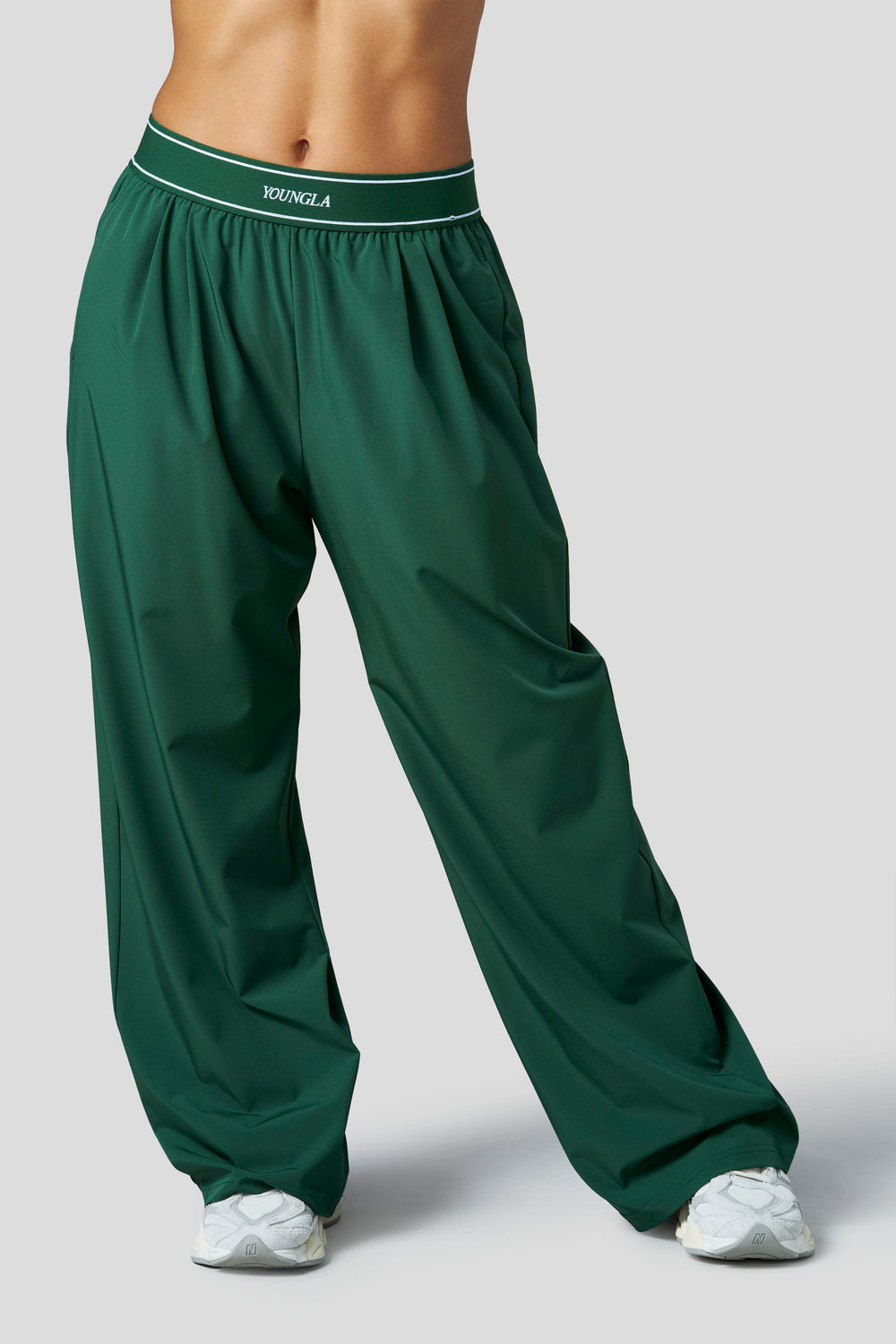 W2281 - Track Trouser - Green