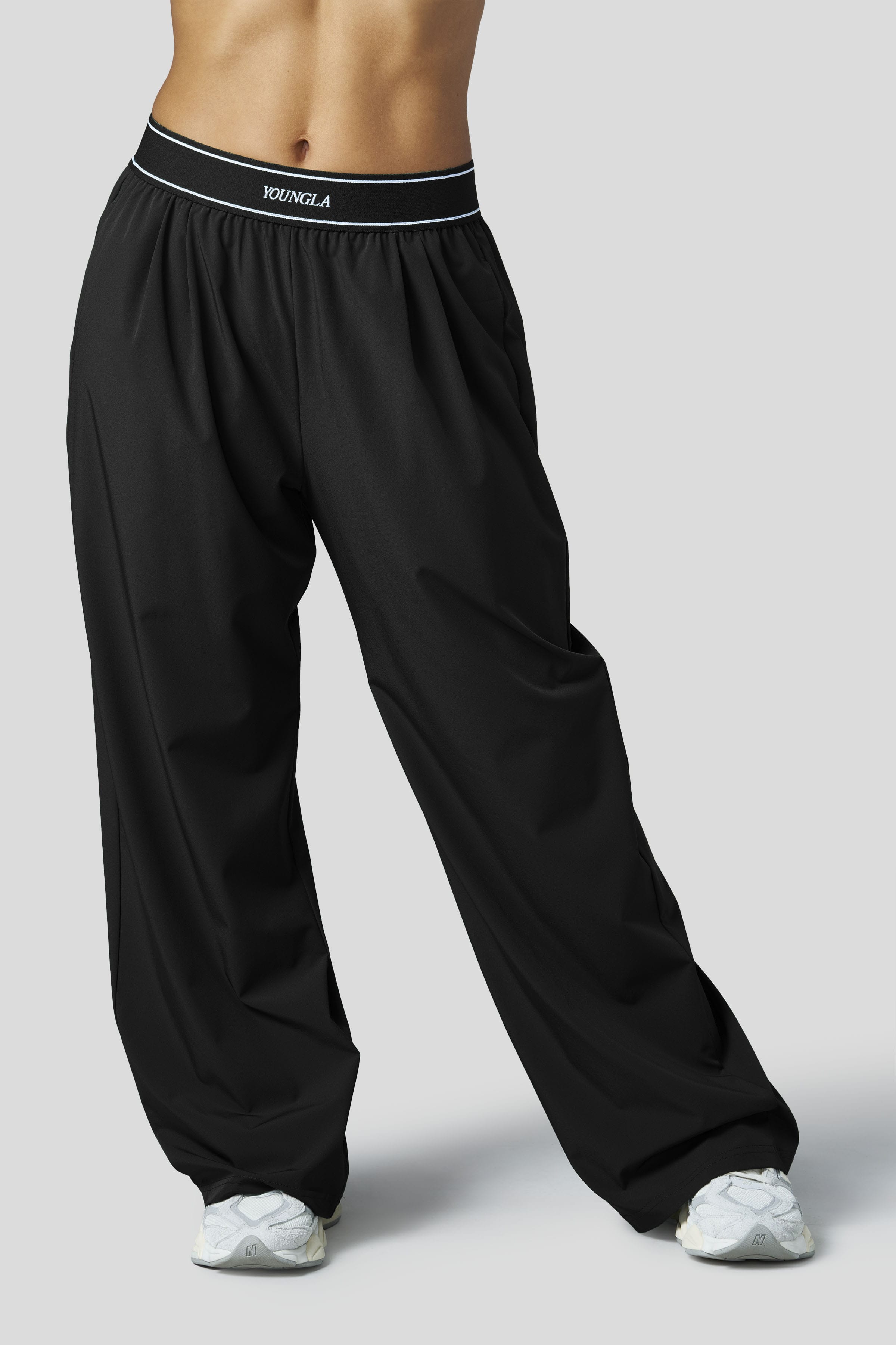 W2281 - Track Trouser - Black