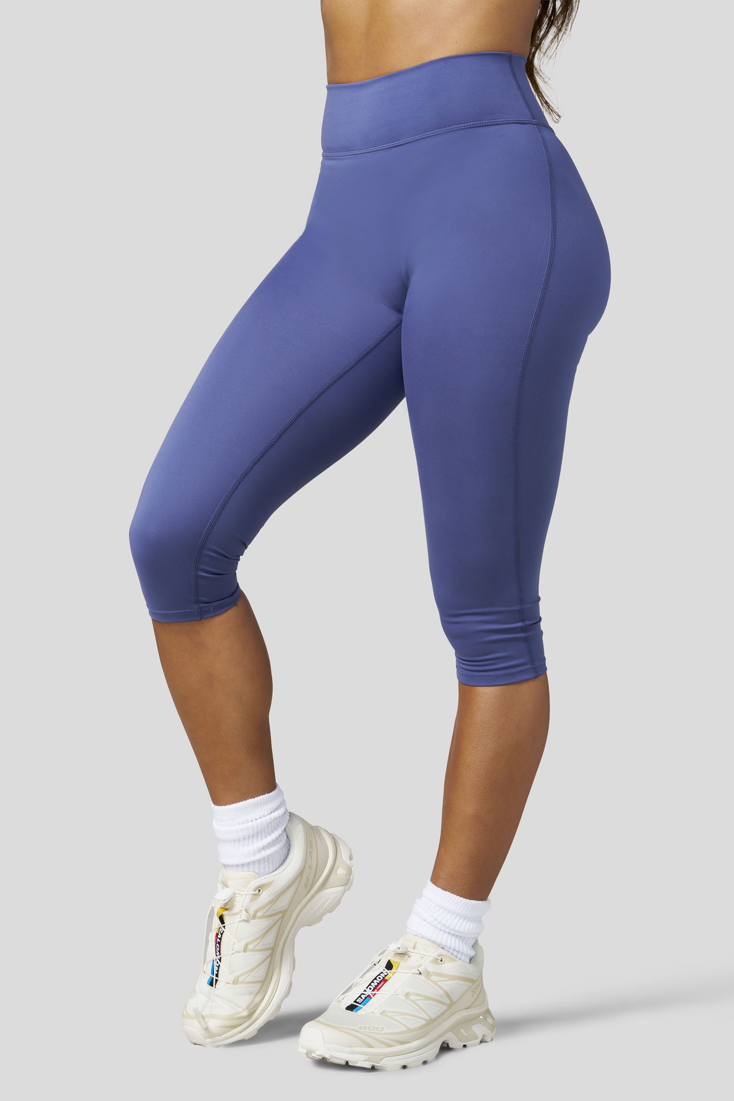 W2316 - Elevate Capri Leggings - Smoky Blue