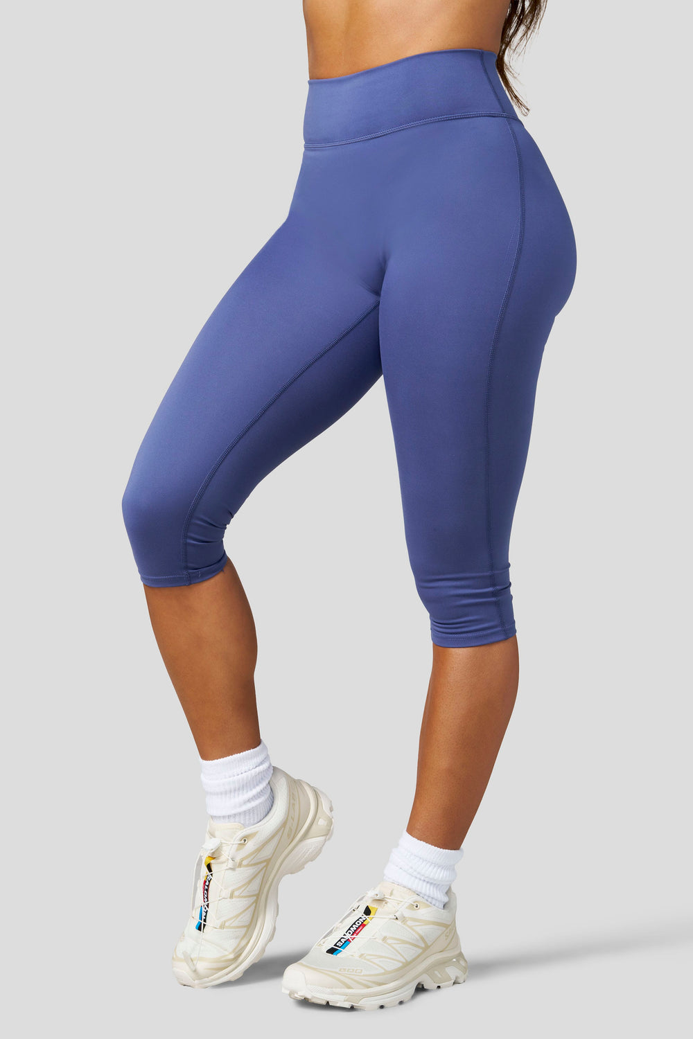 W2316 - Elevate Capri Leggings - Smoky Blue