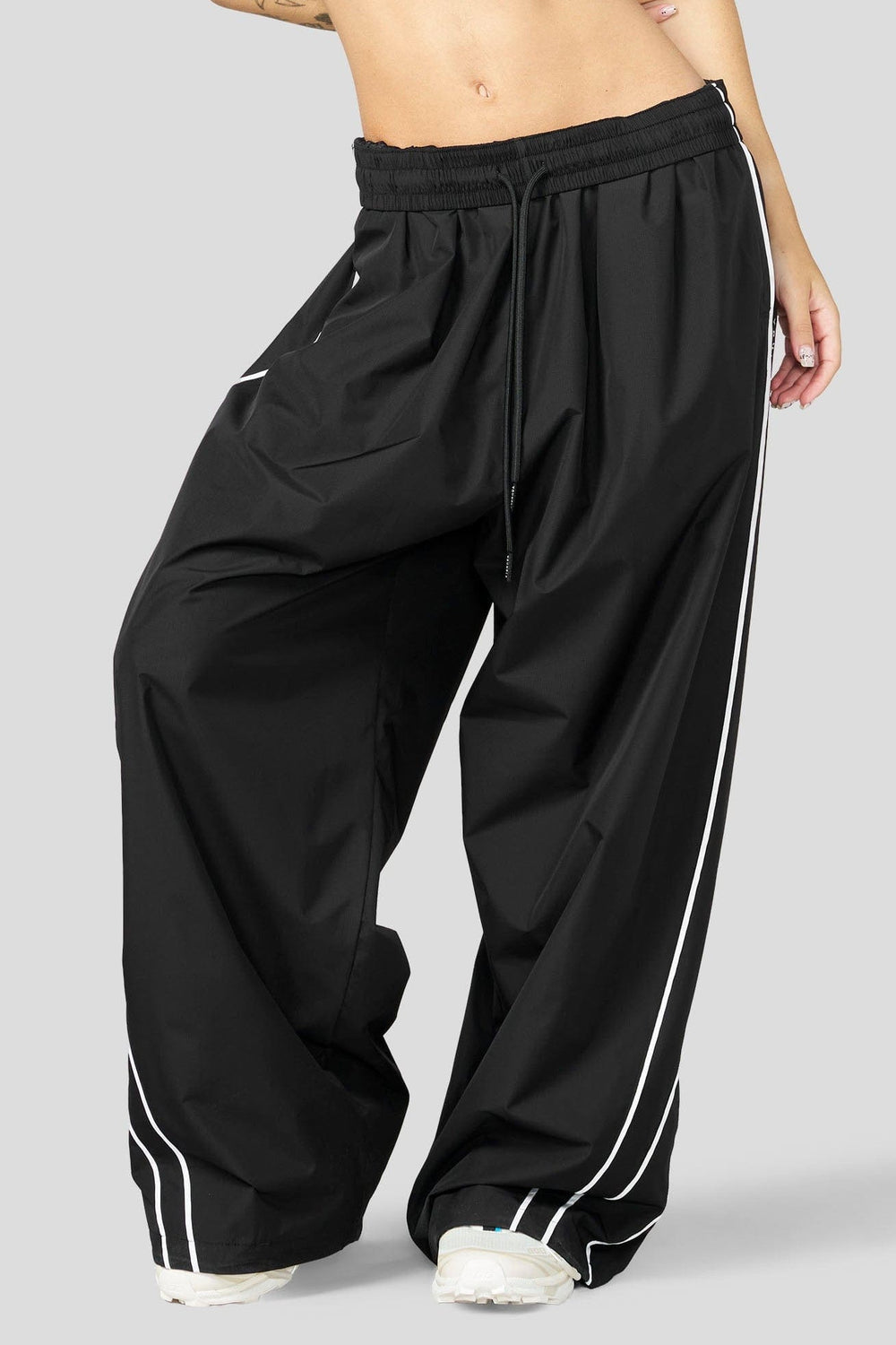 W2300 - Elevate Track Pants - Black