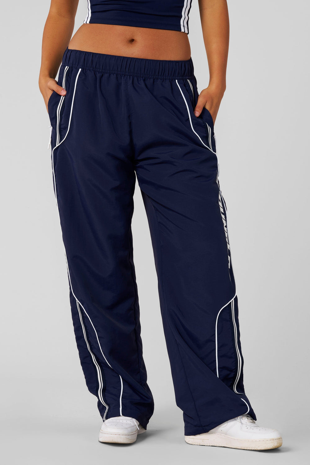 W204 - Drift Track Pant - Navy