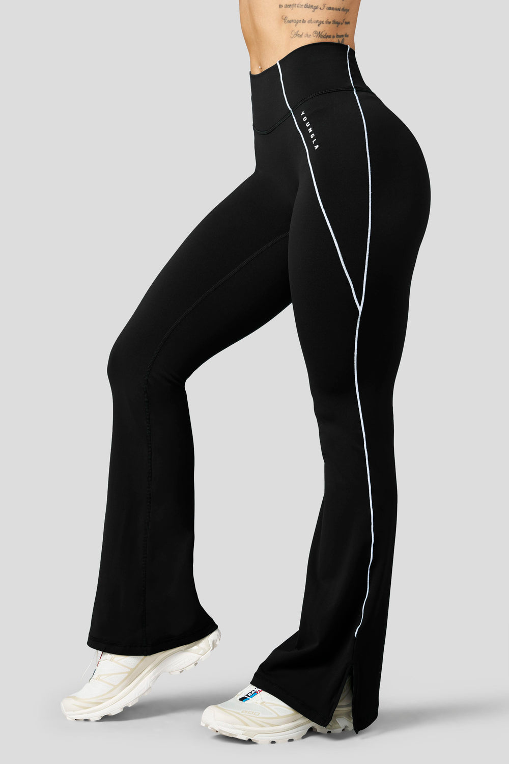 W2085 - Elevate Flare legging (Short) - Black/White