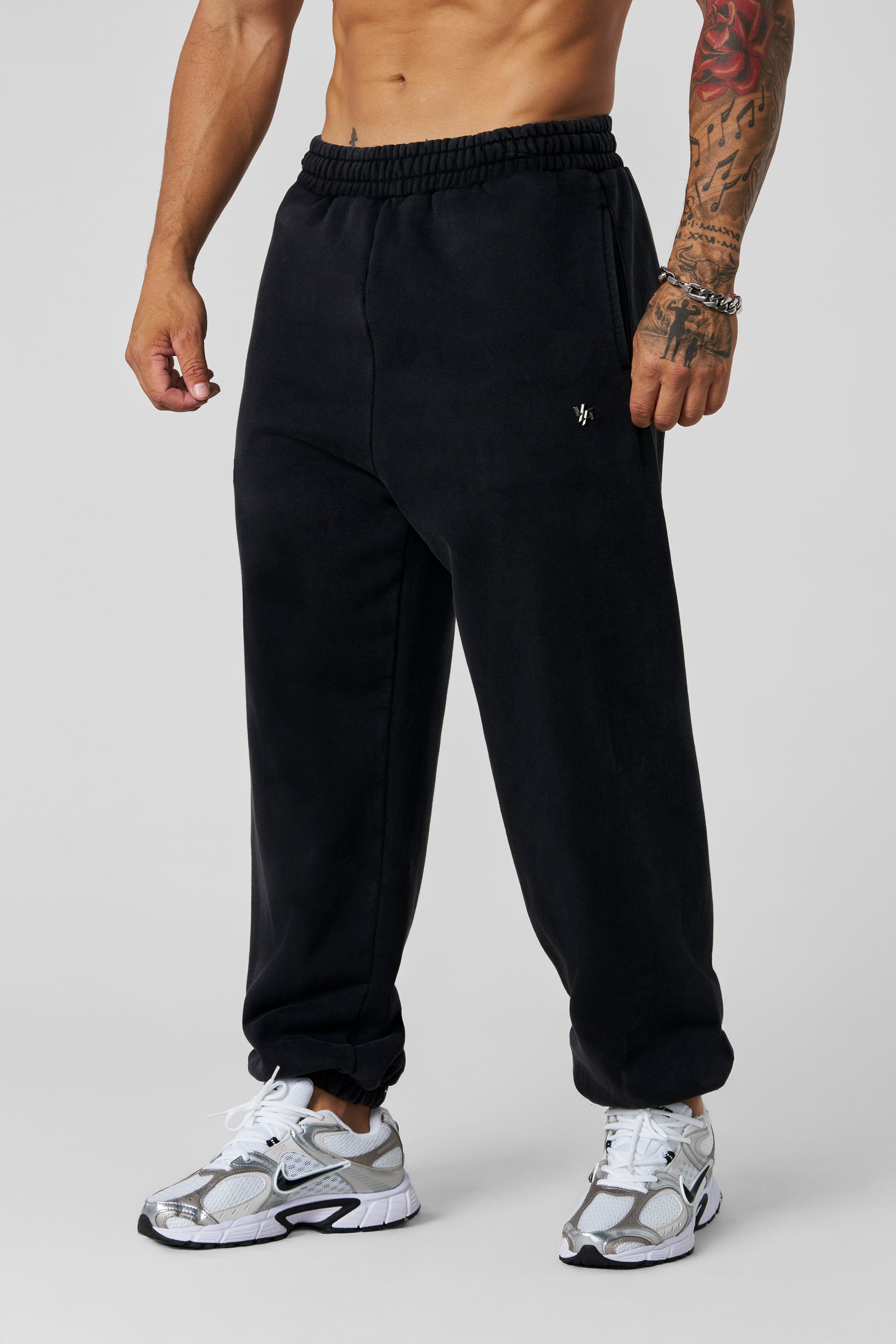 2069 - Elevated Essentials - Baggy Joggers - Black Wash