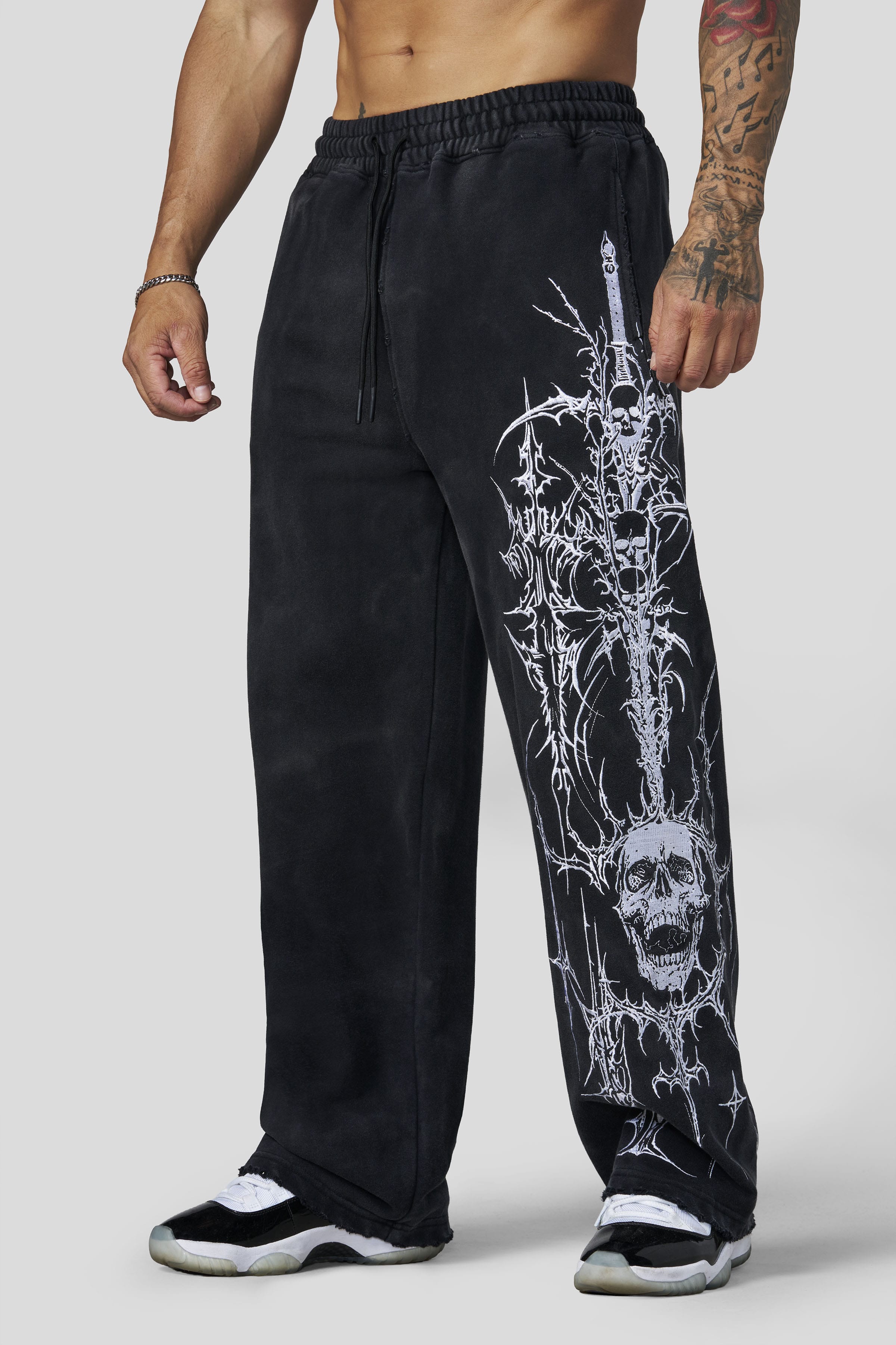 2122 - Eternal Embroidered Sweats - Black Wash