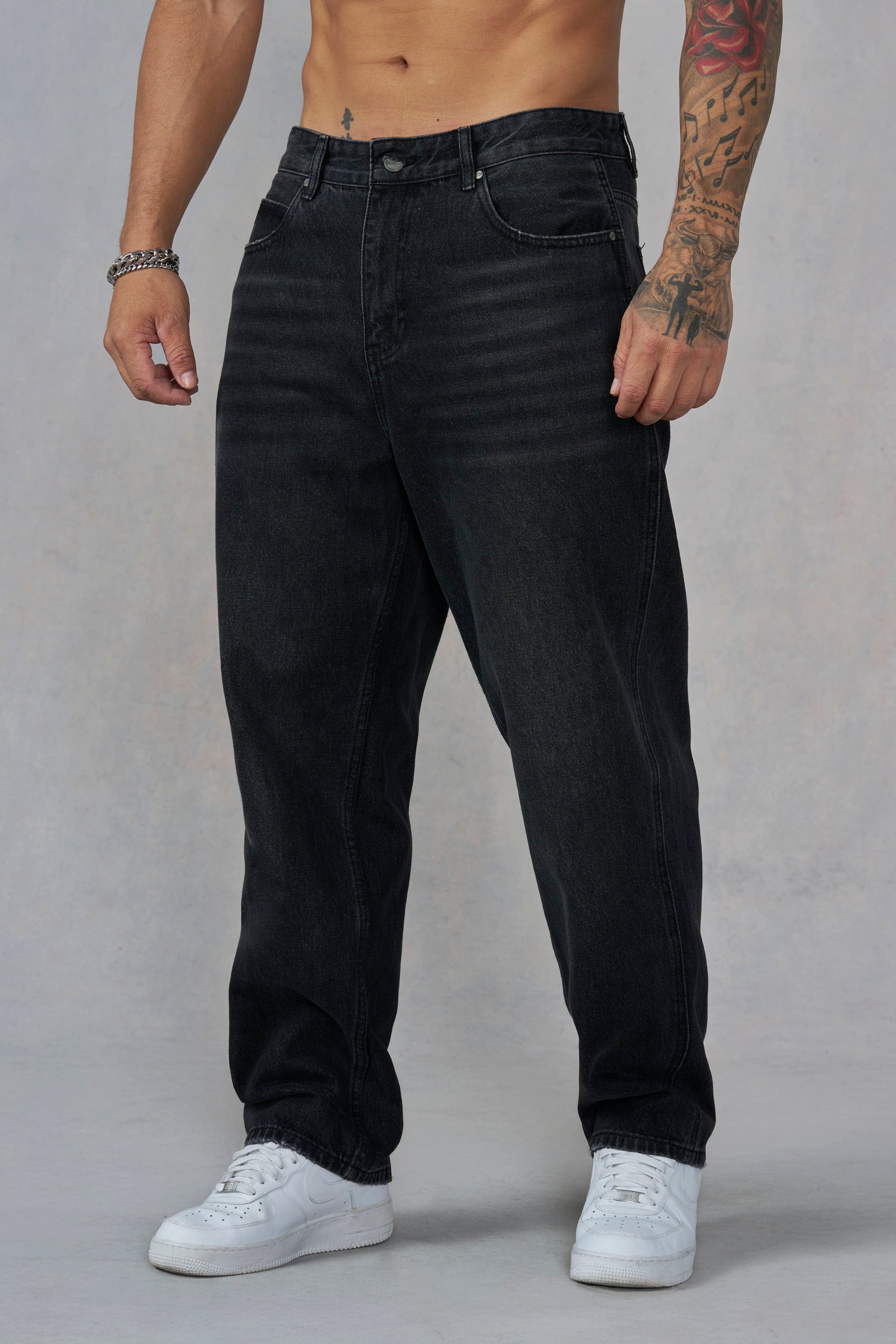 6052 - Straight Cut Jeans - Black Wash