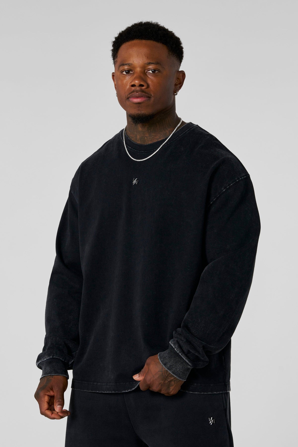 8001 - Elevated Essentials - Longsleeves - Black Wash