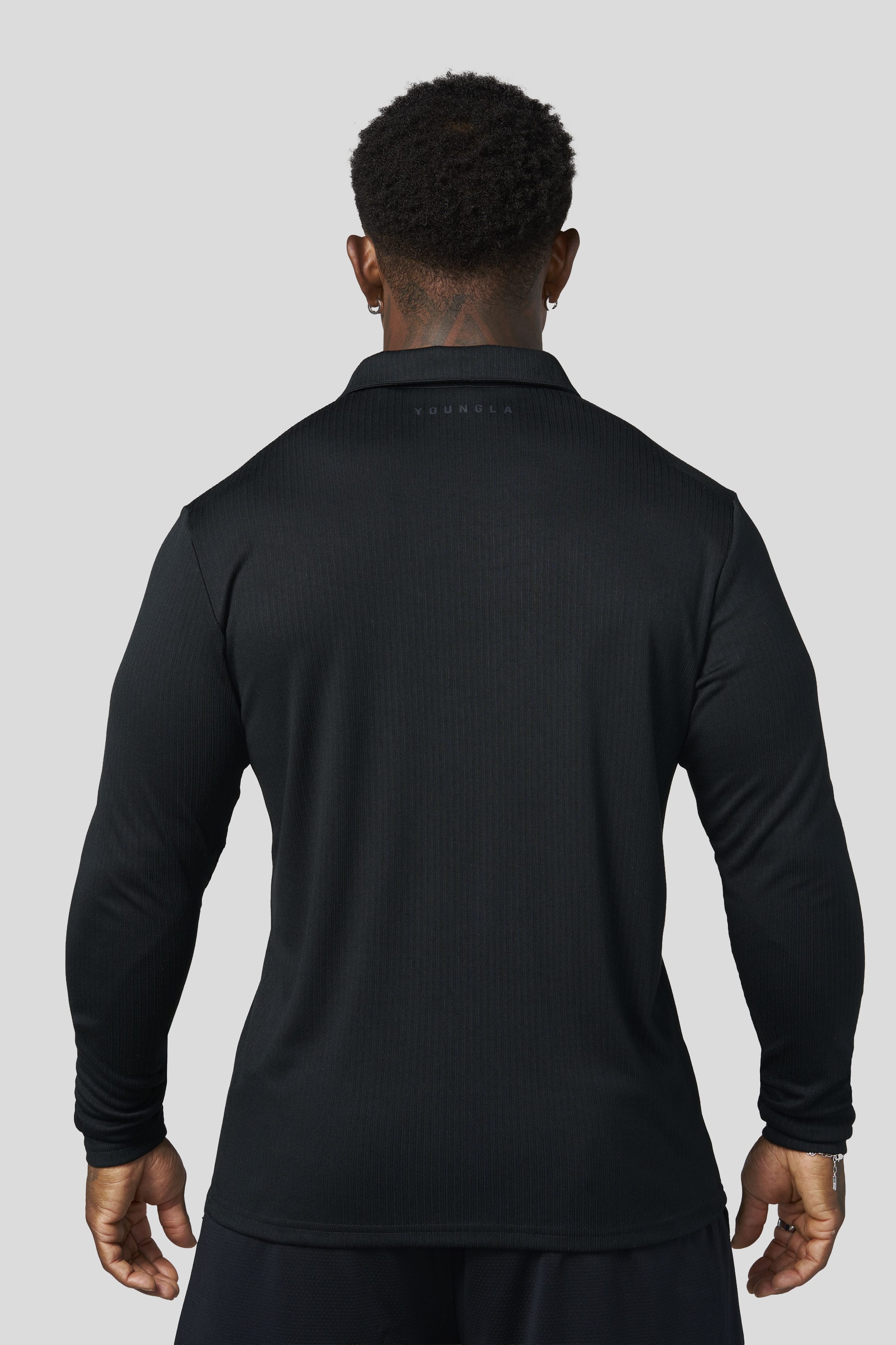 8124 - Essential Quarter Zip