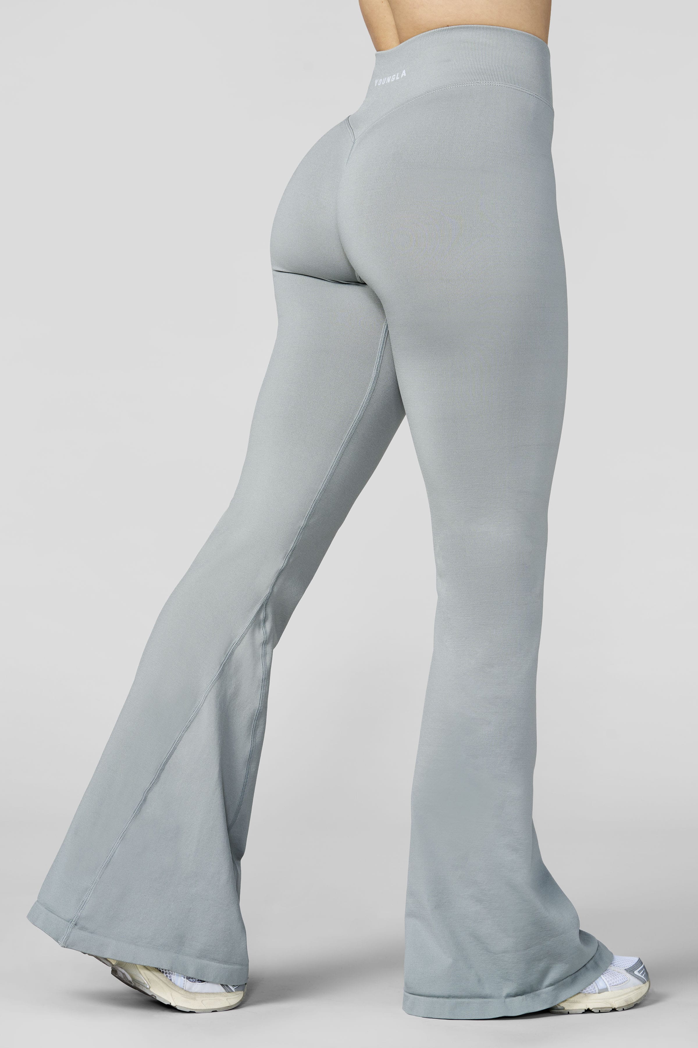 W2206 - Curve Seamless Flare Leggings (Reg) - Grey
