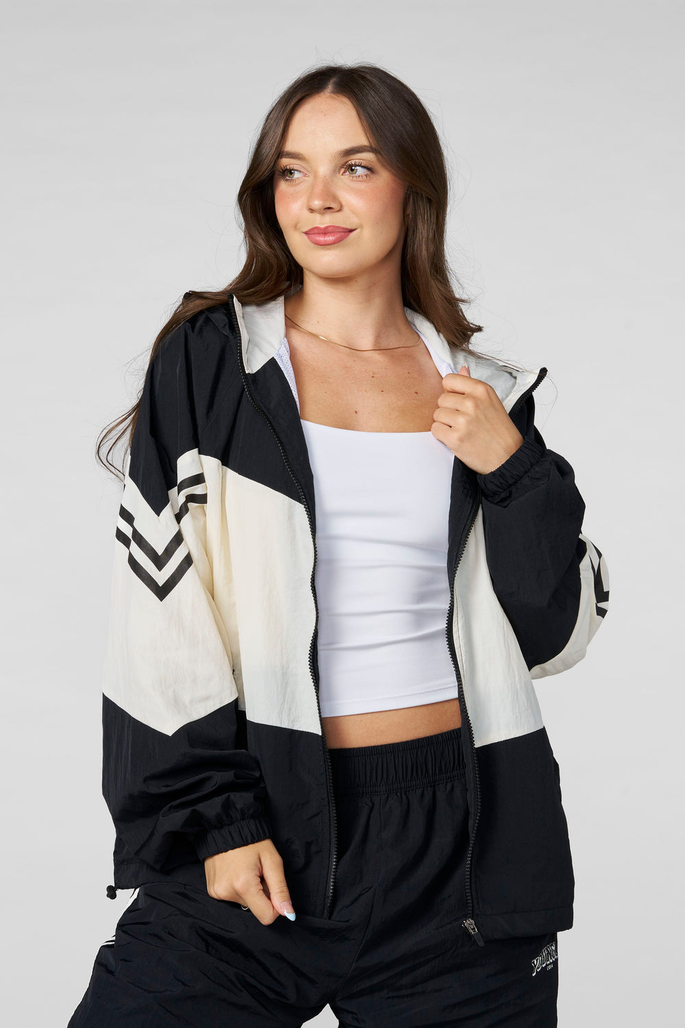 W5166 - Vintage Windbreaker - Black