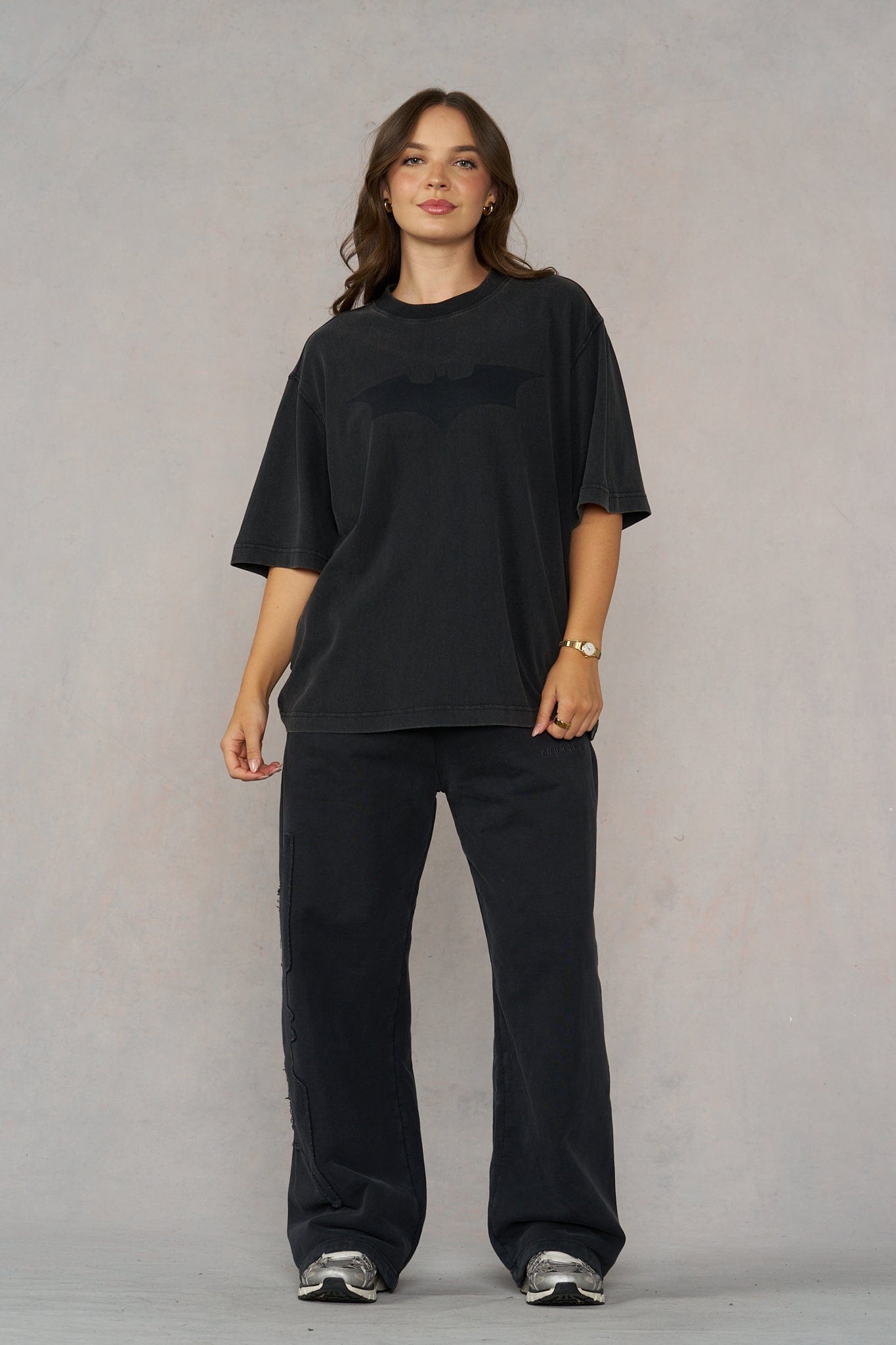 W4103 Batman Lived-in Tee