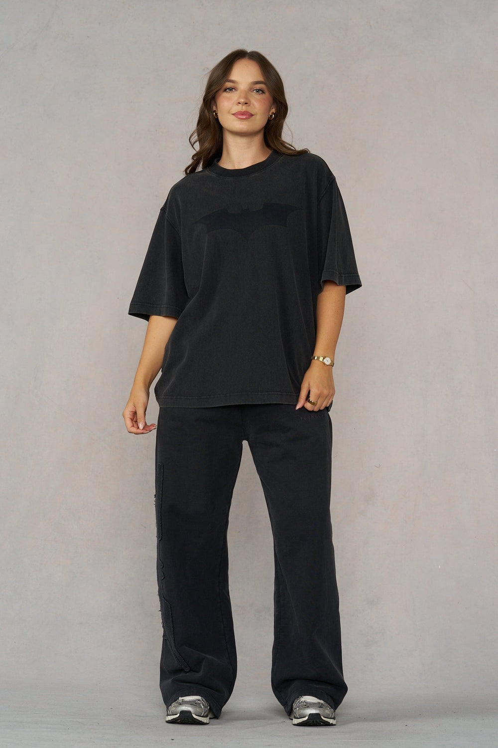 W4103 Batman Lived-in Tee