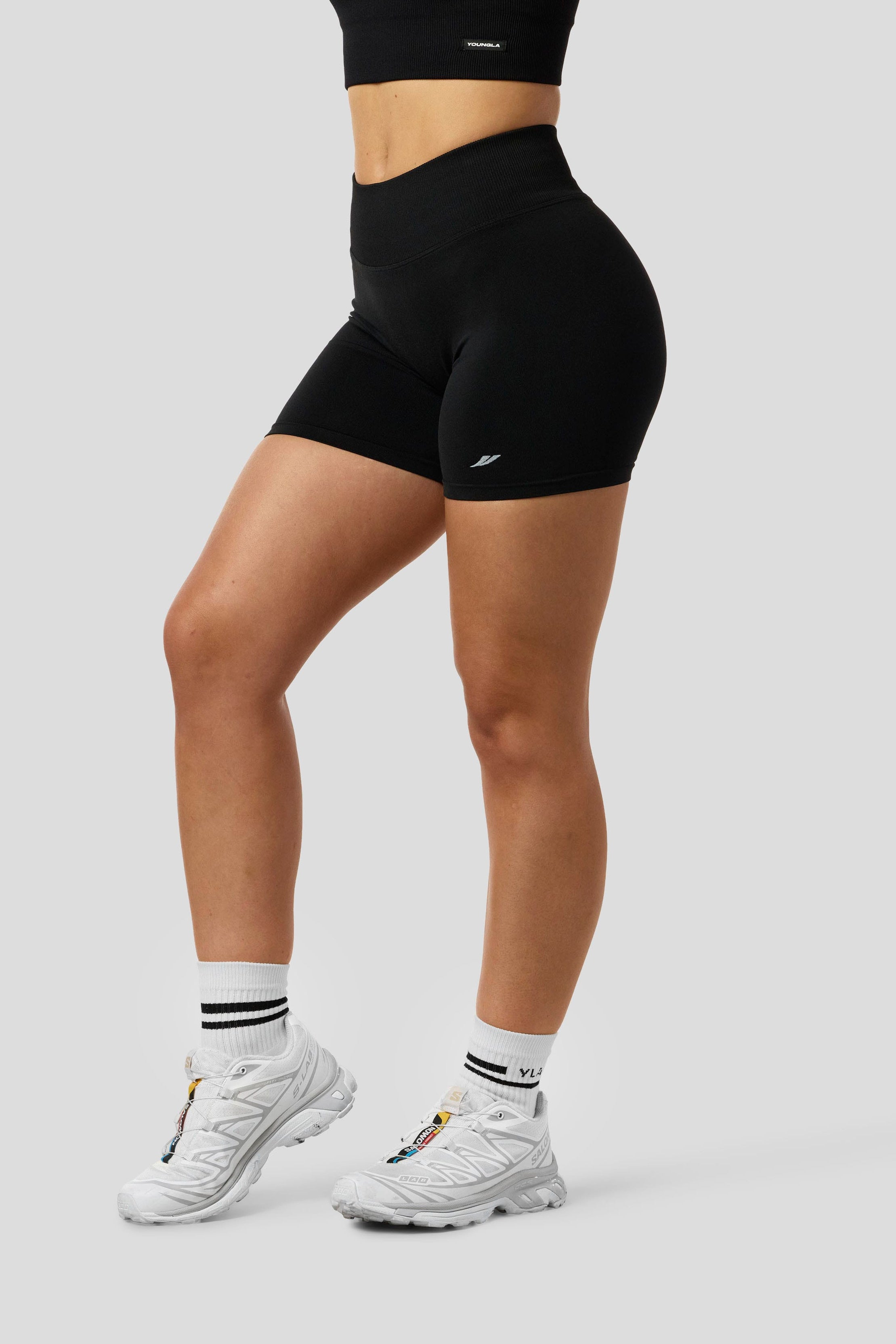 W1182 - Pulse Seamless Shorts - Black